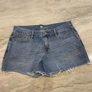 Old Navy womens Jean denim shorts 10 regular 3 inch inseam distressed edges